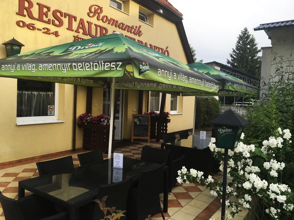 Romantik Etterem - Panzio Tatabánya Exterior foto